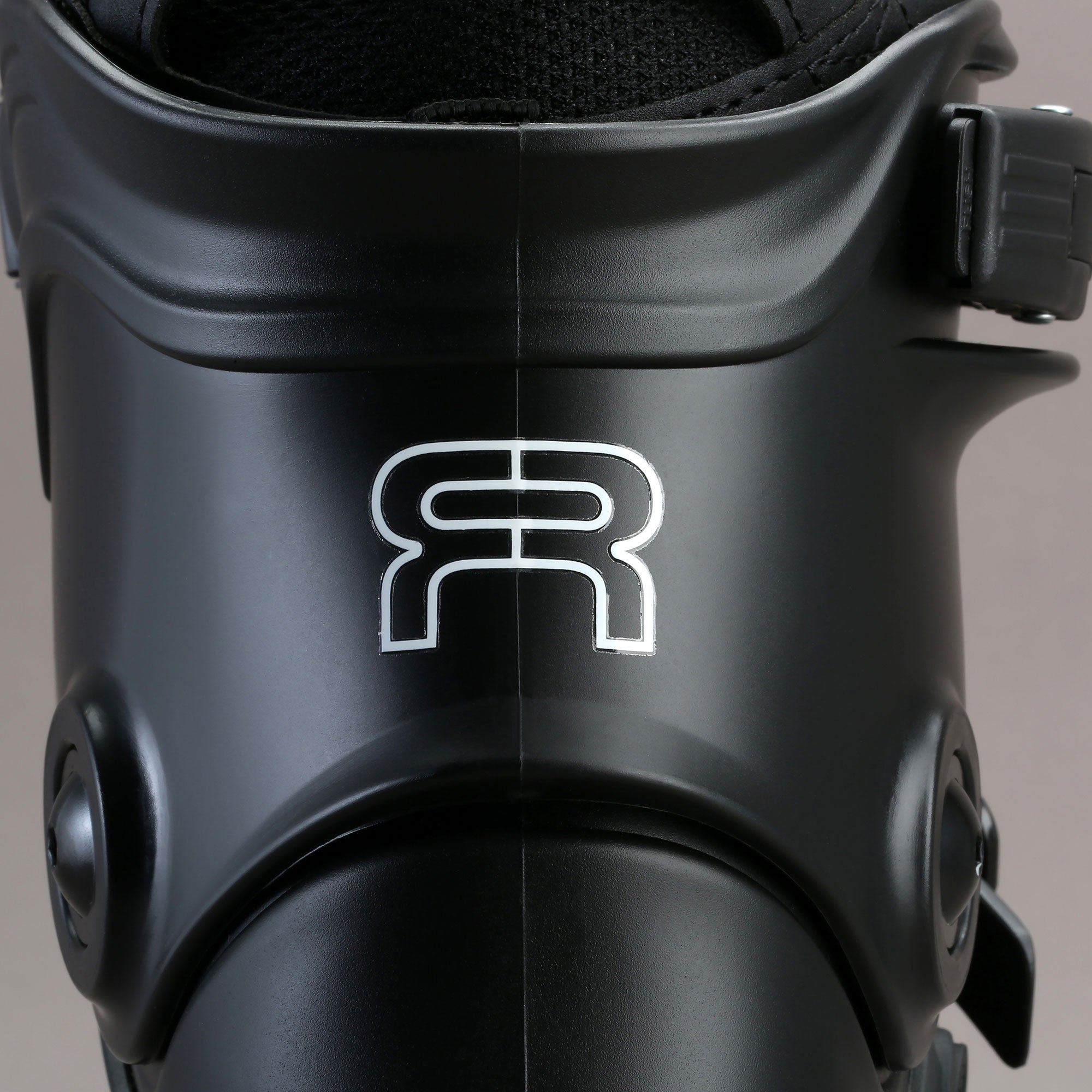 FR3 80 - BLACK