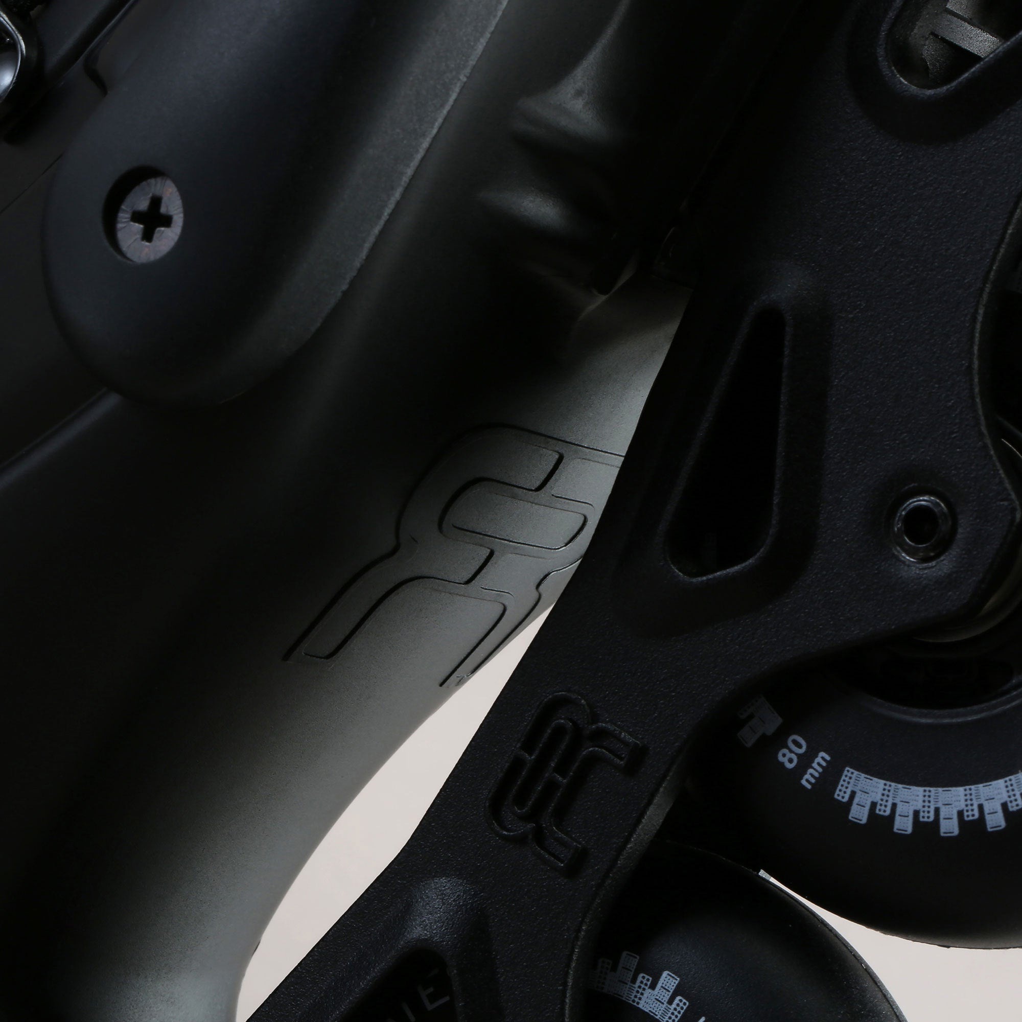 FR3 80 - BLACK